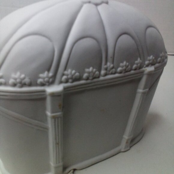 Vintage Porcelain Ceramic Nativity Scene Light Up White Christmas 8" - Picture 10 of 13